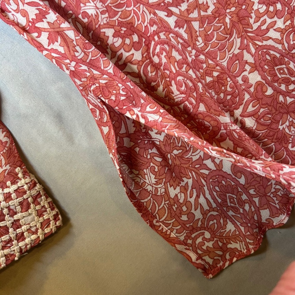 Chicos Tunic Blouse Coral Paisley Embroidered V-Neck Rayon Top Womens Size 3 XL - Picture 6 of 8